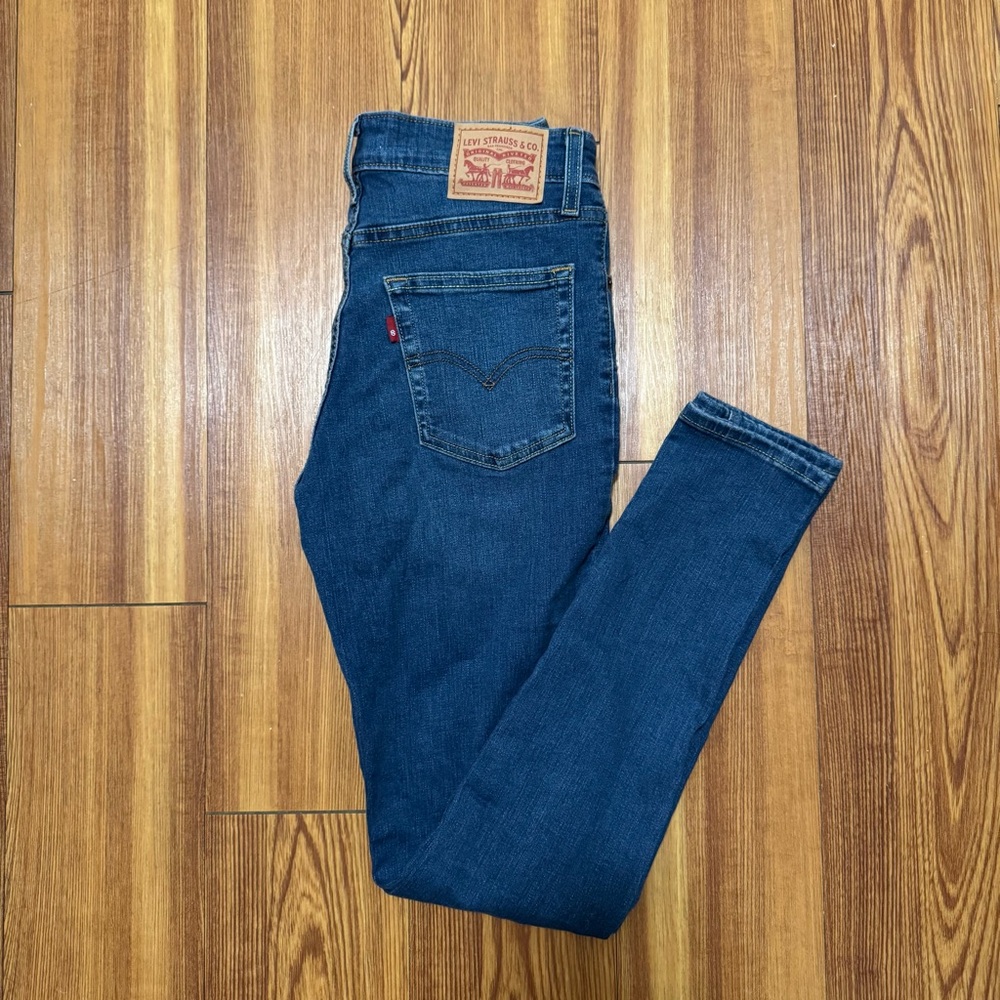 Levi’s 721 High Rise Skinny Jeans